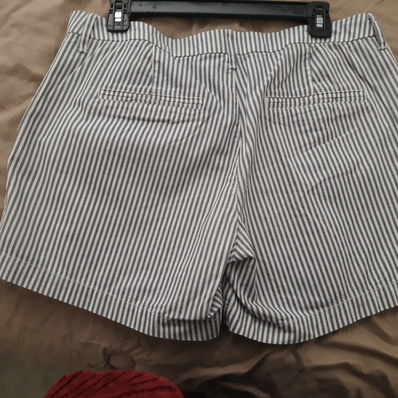 Shorts - Picture 2 of 4